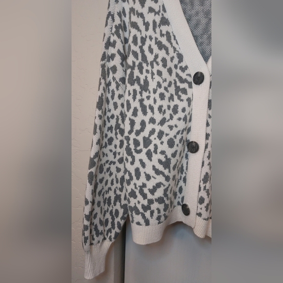 Ann Taylor Loft Cheetah Button Cardigan Knit Sweater Size XL Cotton Thick Cozy - Picture 3 of 9